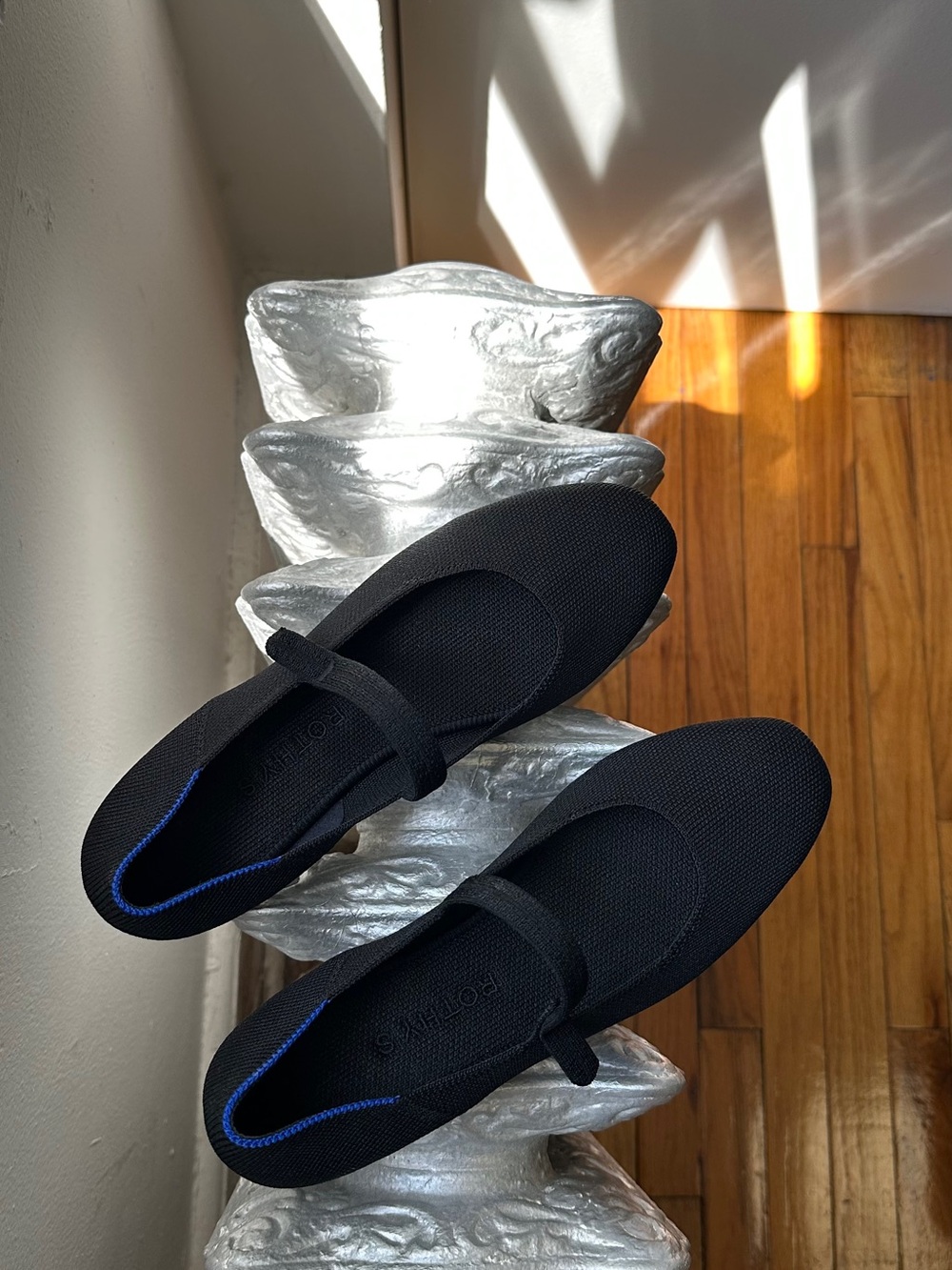 (Worn once) Size 7.5 black ballet flats - Rothy’s Black The Square Mary Jane - Picture 4 of 10